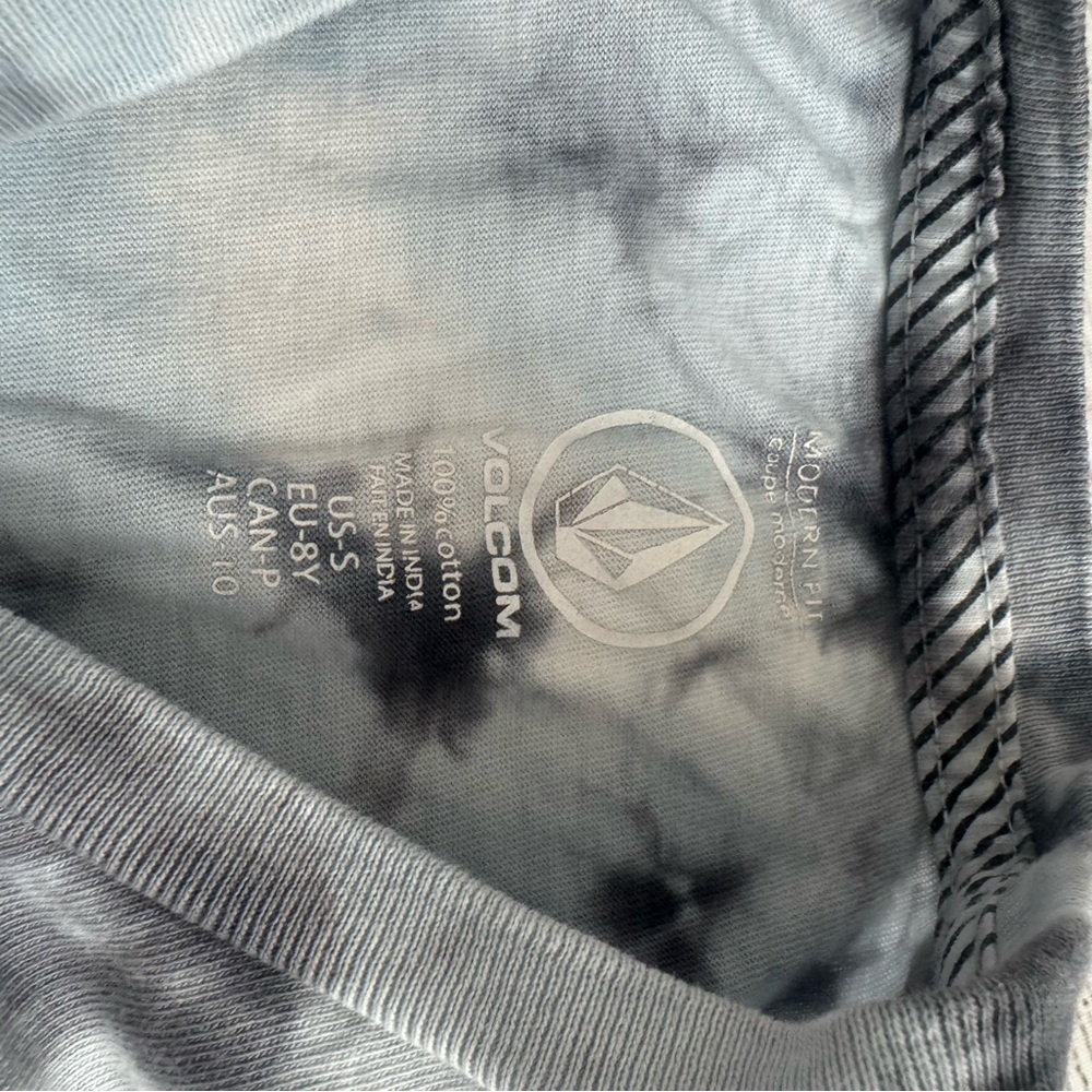 Volcom Tees - Picture 4 of 4